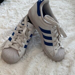 Adidas Kids Sneakers in White and Blue Size 4.5